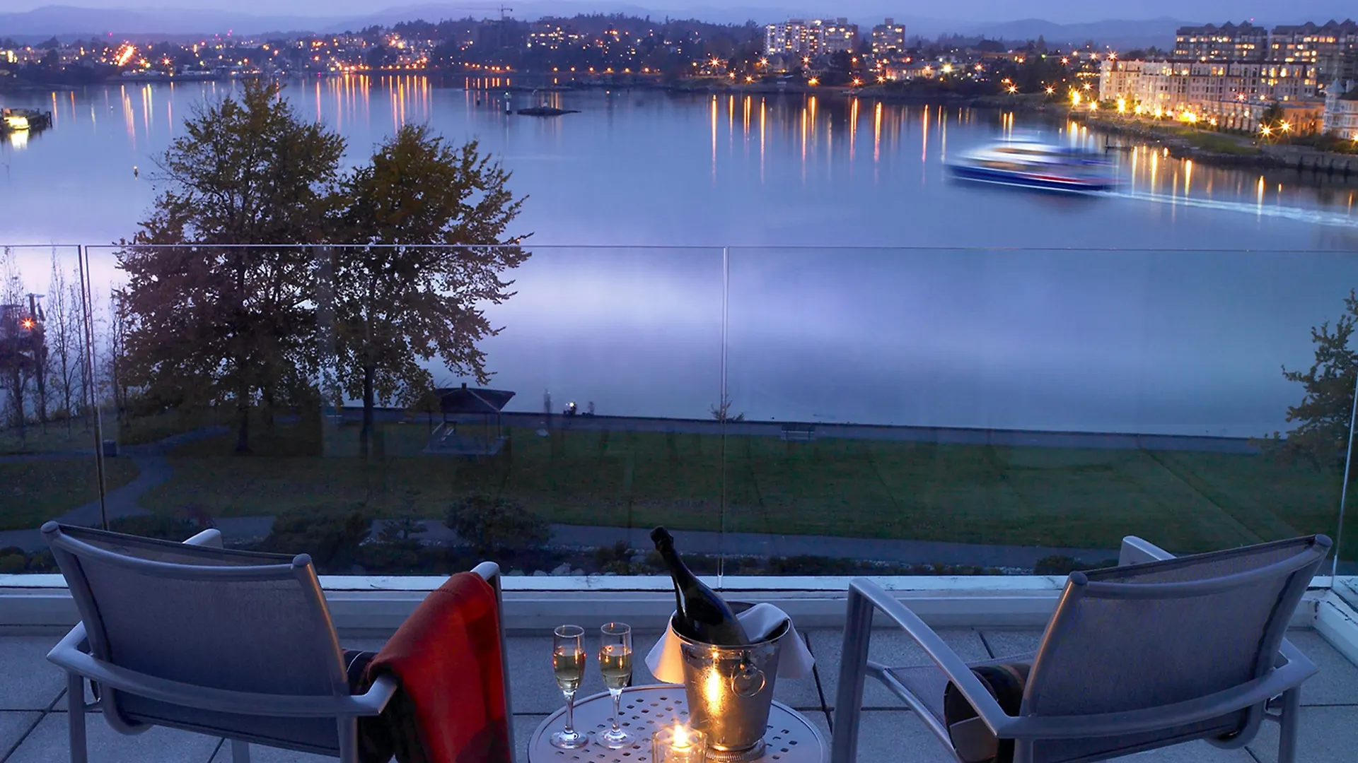 Inn At Laurel Point Victoria Hotel