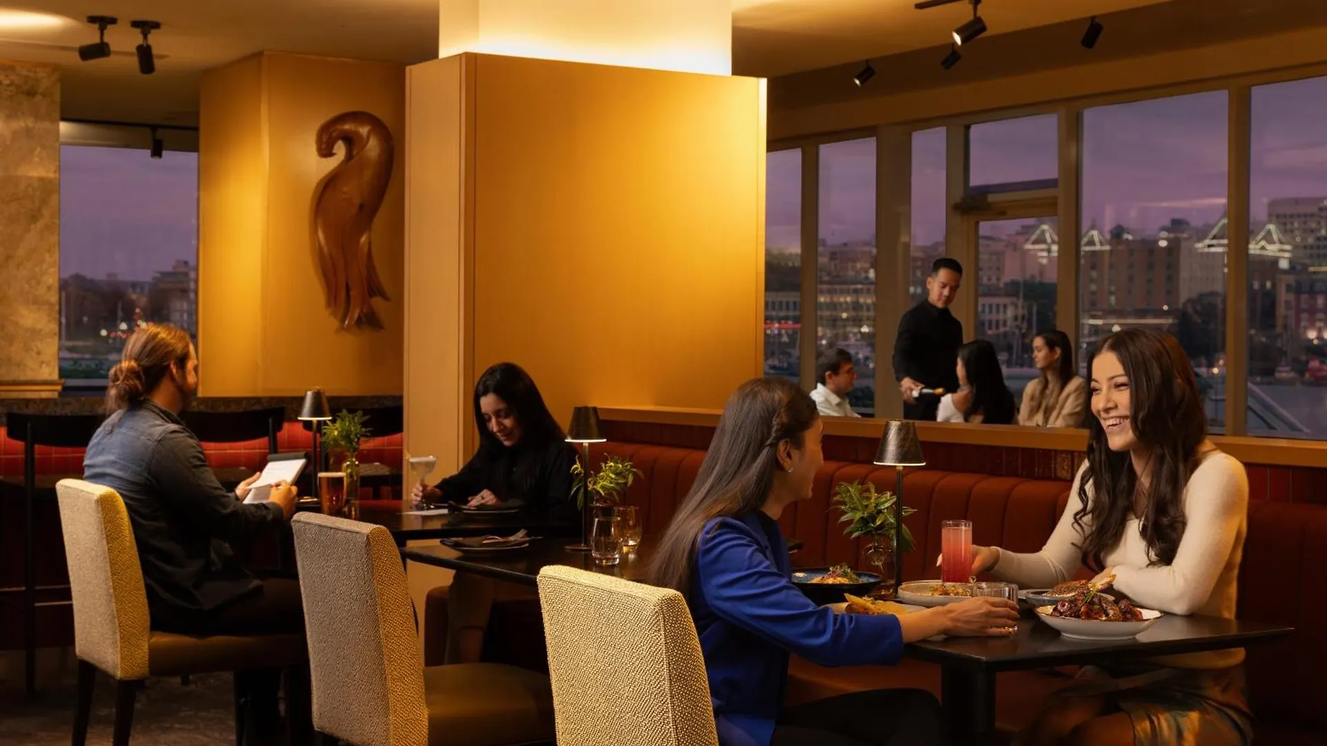 **** מלון ויקטוריה Inn At Laurel Point קנדה
