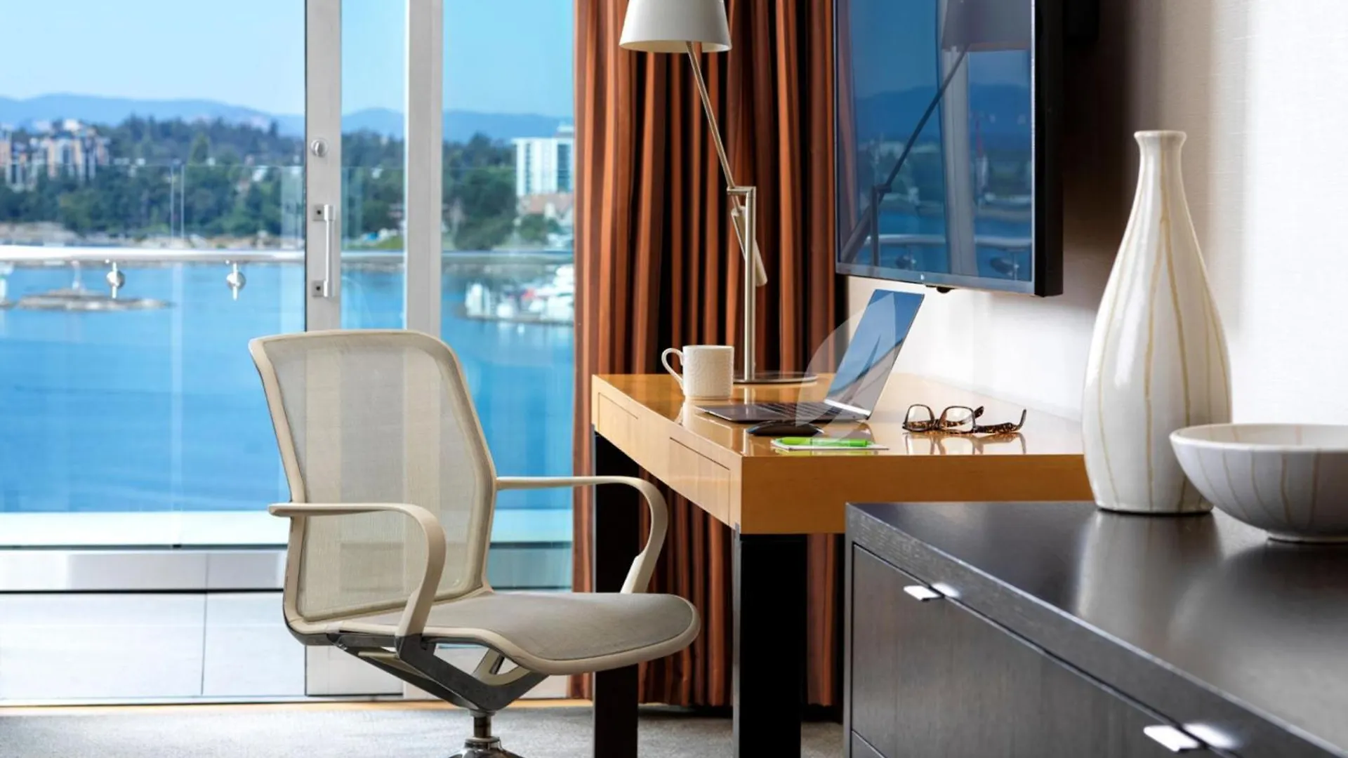 **** מלון ויקטוריה Inn At Laurel Point קנדה